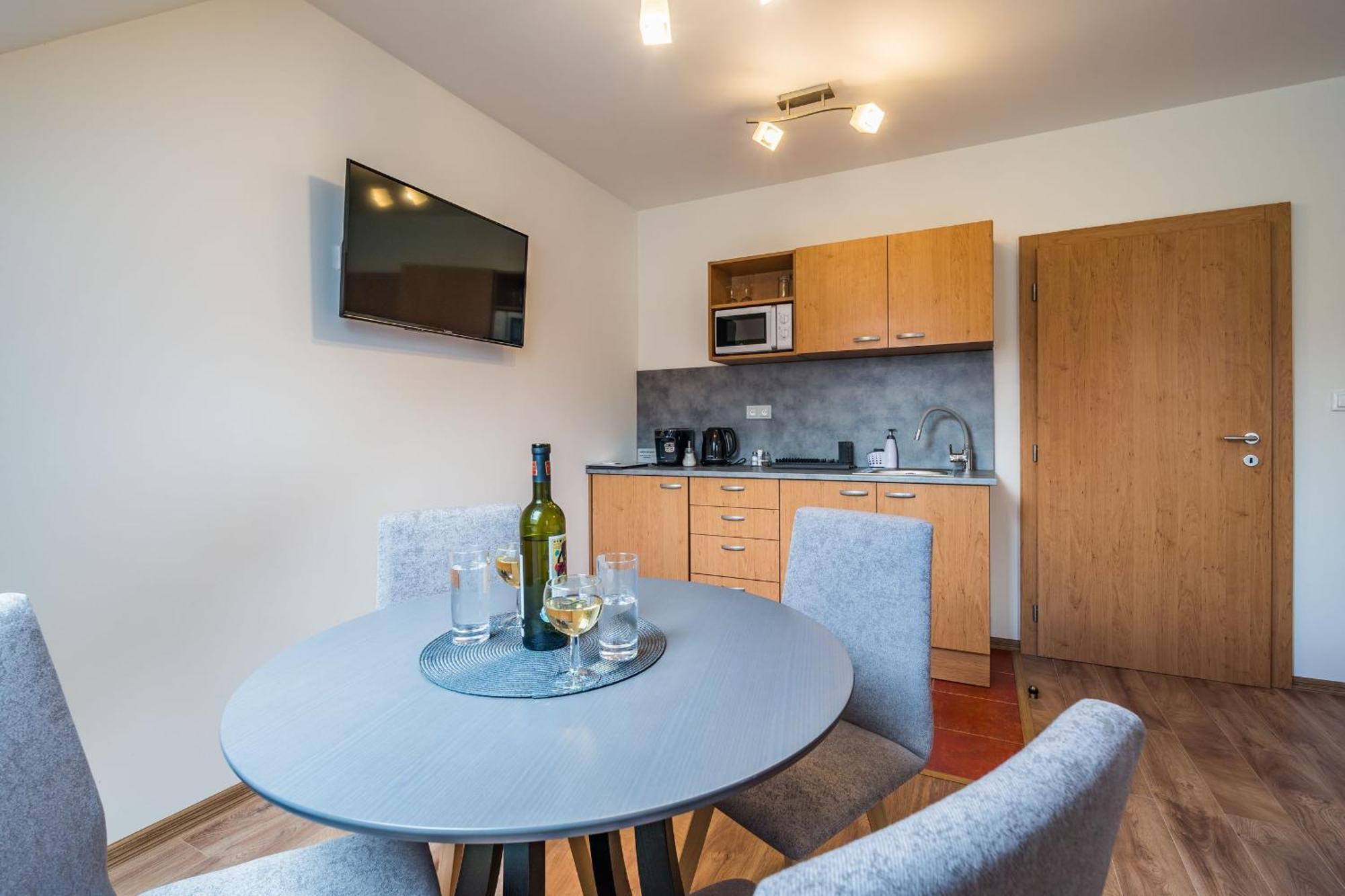 Apartman Solaris กิโยฟ ภายนอก รูปภาพ